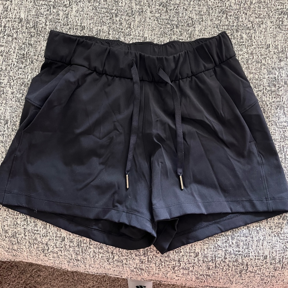 Lululemon on the fly short